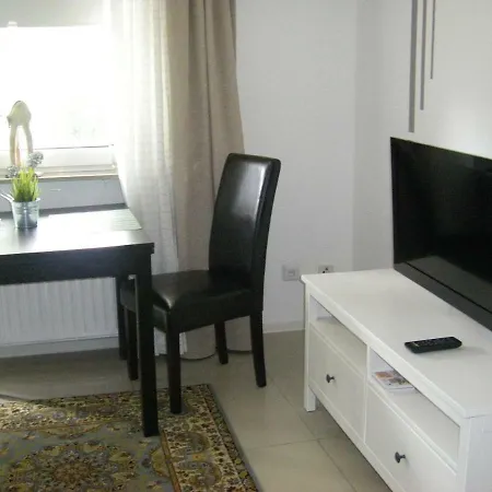Uni Apartment *