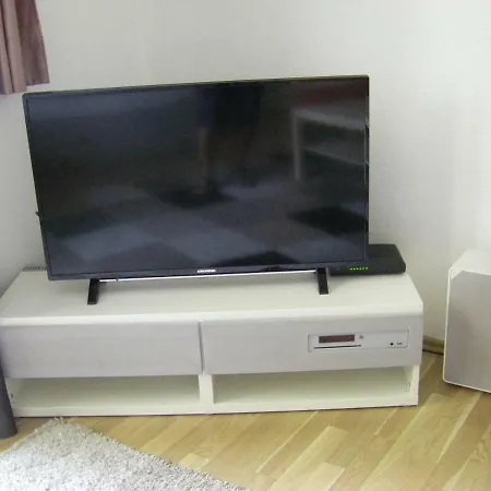 Uni Apartment